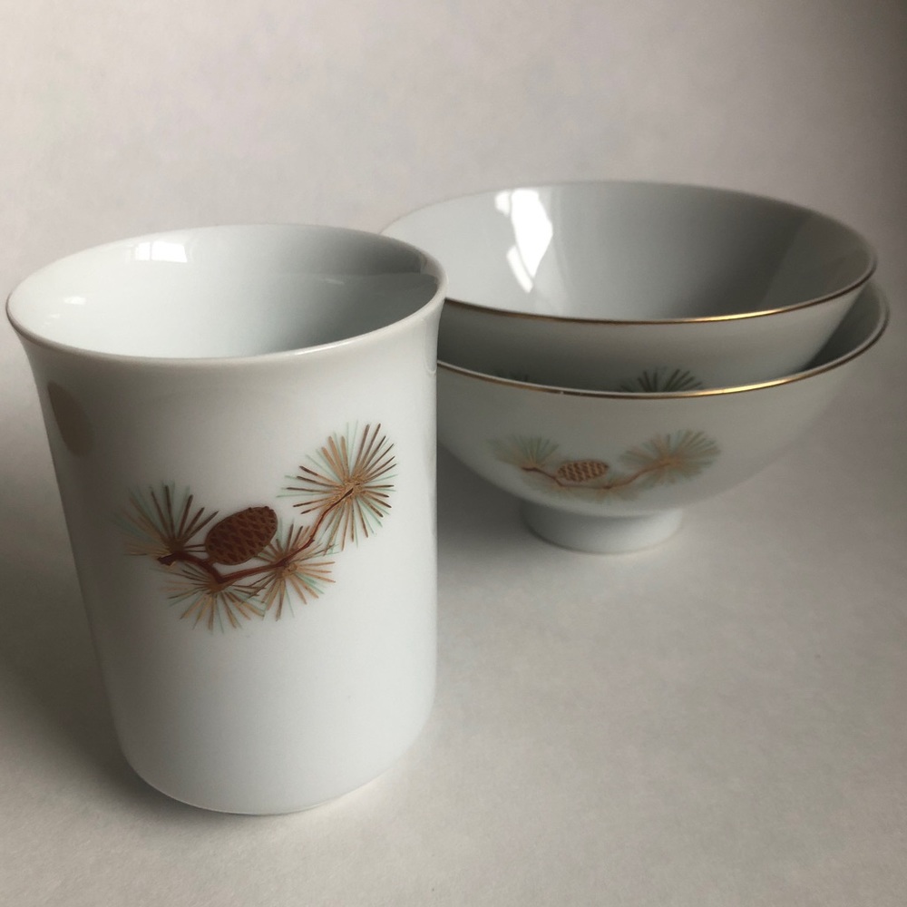 Vintage 1960’s Fukagawa Arita Pinecone 3-piece Rice Bowls and Sake Cup Set Japan